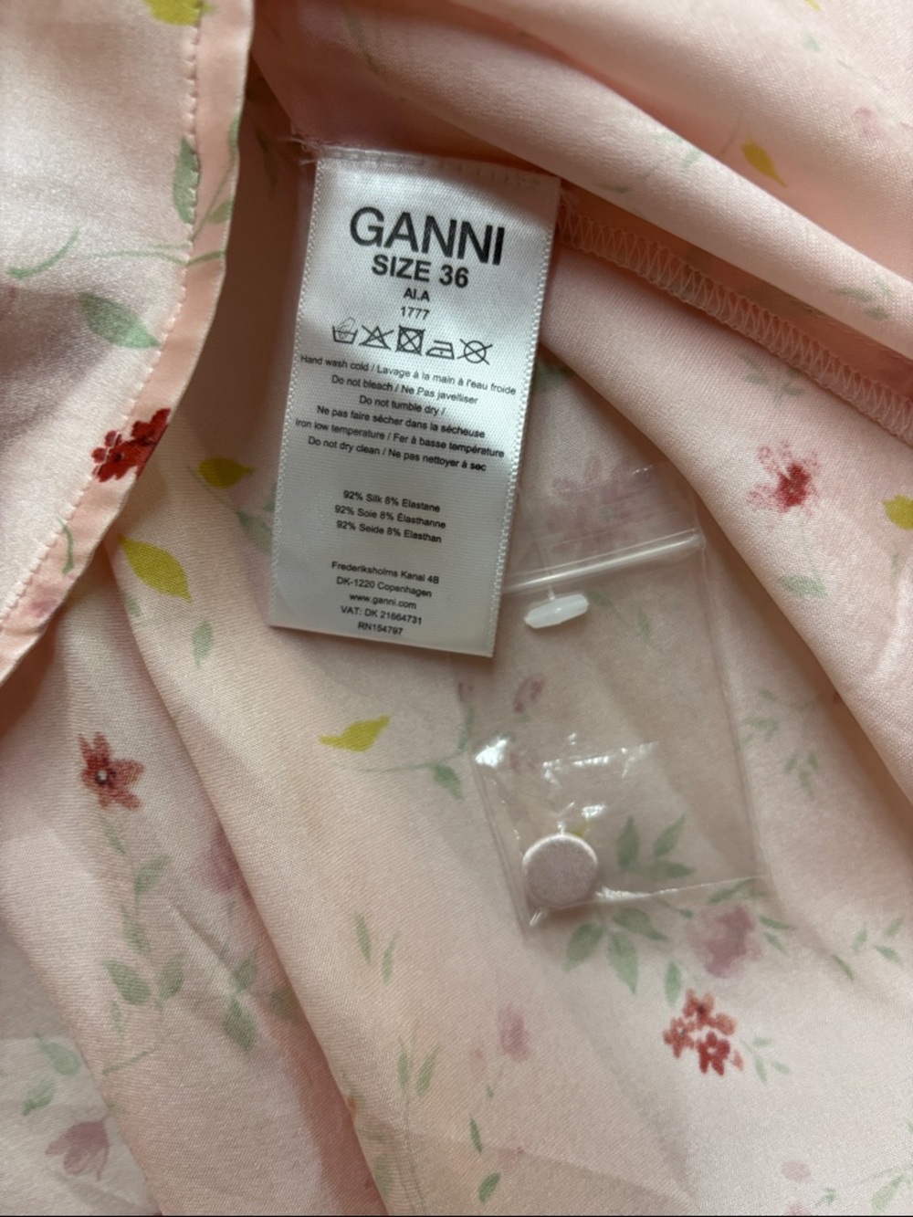 Ganni | Pink Floral V-Neck Button Mini Dress 36 silk - Picture 3 of 6